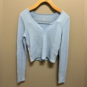 Women's Light Blue V-Neck Top XS